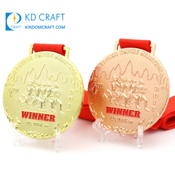 Medaillenhersteller online benutzerdefinierte Metallmedaillons vergoldetes kupferplattiertes Logo 3D-Marathon-Laufrennen-Sportmedaille für Sieger
